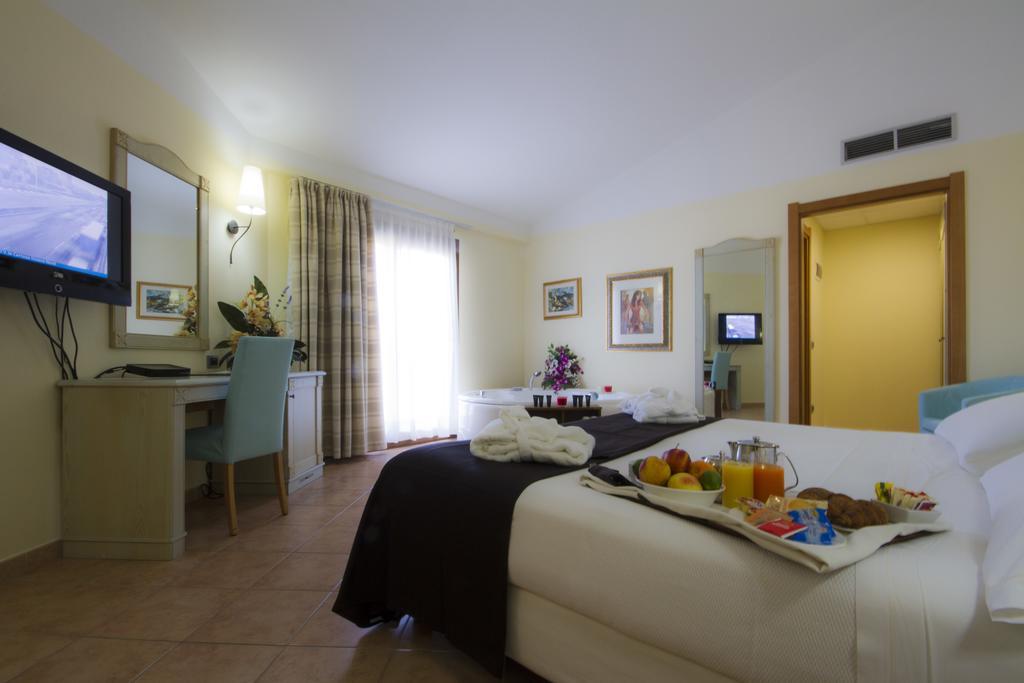 Hotel Brancamaria Cala Gonone Pokoj fotografie