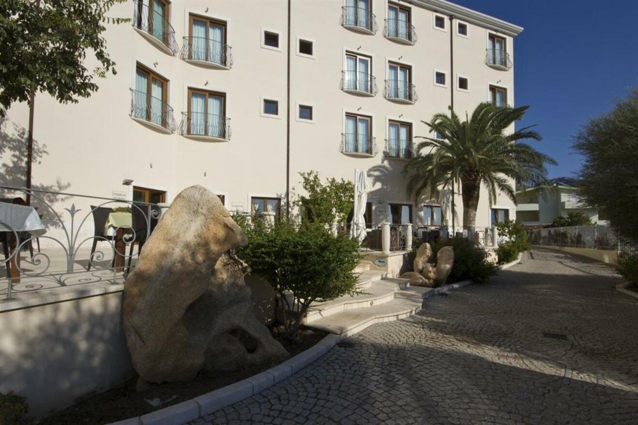 Hotel Brancamaria Cala Gonone Exteriér fotografie